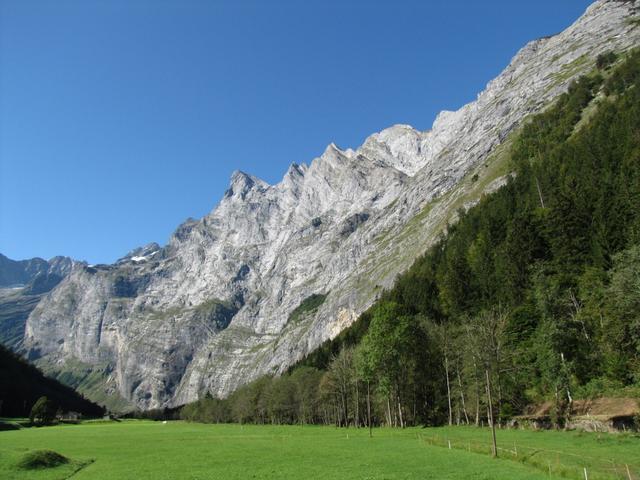 wir haben das Ürbachtal erreicht Punkt 792 m.ü.M. Rechts begrüssen und die Engelshörner