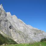 Blick zurück zur gewaltigen Wand der Engelshörner