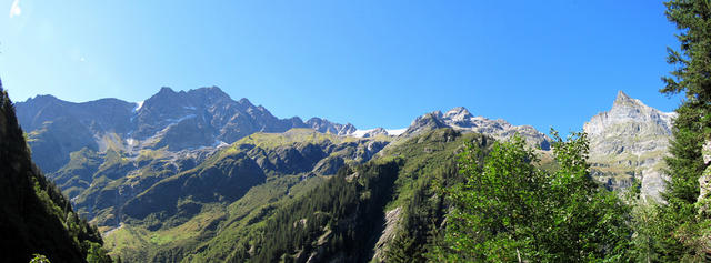 Blick hinauf zum Hangendgletscherhorn, Ränfenhorn und Dossen