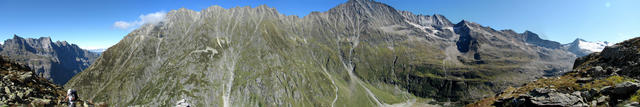 Breitbildfoto bei Punkt 2216 m.ü.M.  von links, Engelshörner, Ritzlihorn, Grosser Diamantstock mit Gletscher