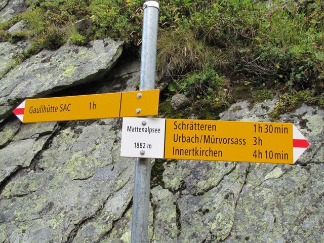 Wegweiser beim Mattenalpsee 1882 m.ü.M.