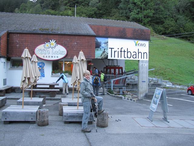 Mäusi bei der Talstation der Triftbahn bei Schwendi