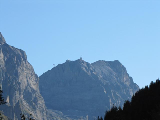 Blick hinüber zum Titlis. Von hier aus sieht dieser Berg ganz anders aus, so ohne Gletscher und Schnee