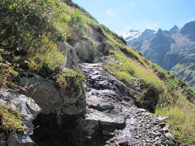 der Weg ist oft schmal und ausgesetzt