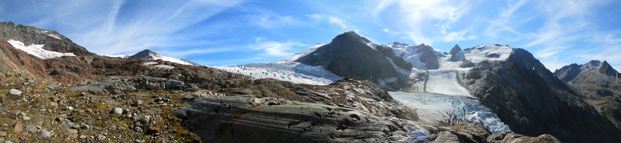 was für ein Breitbildfoto mit Eggstock, Wysse Nollen, Triftgletscher, Triftstöckli, Gwächtenhorn und Chilchlistock