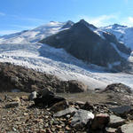 Breitbildfoto vom ganzen Triftgletscher, von der Trifthütte aus gesehen