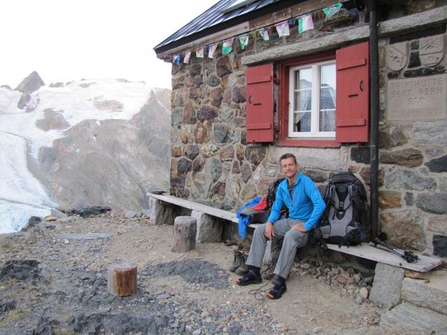 7:00 Uhr Franco zieht die Wanderschuhen an. Wir verlassen die Trifthütte 2520 m.ü.M.