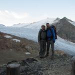 Erinnerungsfoto aufgenommen vor der Trifthütte, die uns so gut aufgenommen hat