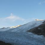 die ersten Sonnenstrahlen berühren den Diechterhorn. Es ist Zeit aufzubrechen