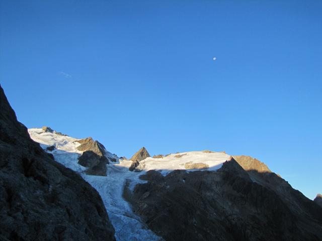 Chilchlistock, Steinhüshorn, Triftgletscher und der Mond