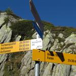 Wegweiser bei der Windegghütte 1887 m.ü.M.