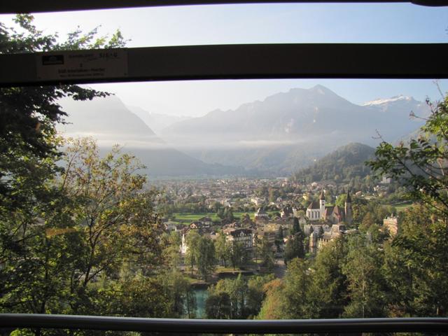 was für eine schöne Aussicht von der Drahtseilbahn auf Interlaken