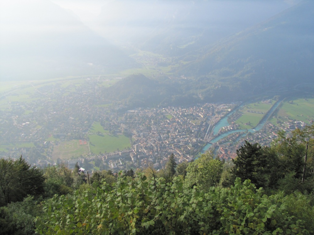 Tiefblick nach Interlaken