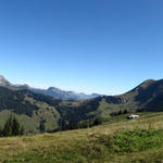 Breitbildfoto bei Punkt 1729 m.ü.M. links die Hohgant, dort waren wir auch schon. Rechts der Augstmatthorn