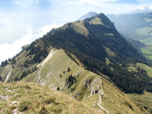 Blick zurück auf den Gratweg den wir vom Harder Kulm aus gewandert sind