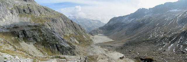 Breitbildfoto von der Bächlitalhütte aus gesehen Richtung Bächlisboden