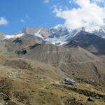 Breitbildfoto von Kreuzboden. Links der Lagginhorn, rechts der Weissmies