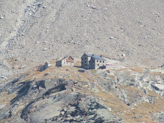 die Weissmieshütte herangezoomt