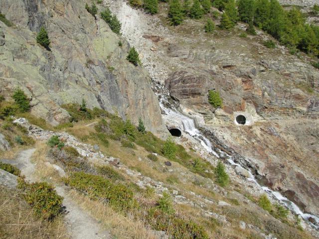 wir haben den Biderbach erreicht. Der Biderbach zerstörte immer wieder den Wanderweg