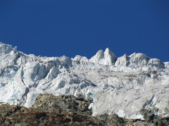 Blick hinauf zum Bidergletscher der seinen Ursprung vom Gemshorn hat