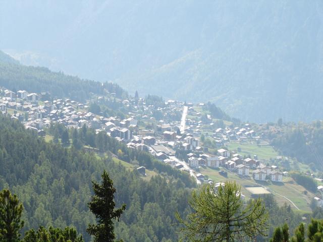 Blick während der Fahrt runter nach Grächen