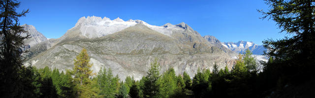 Breitbildfoto mit Blick auf Sparrhorn, Gr.Fusshorn, Rotstock, Geisshorn, Zenbächenhorn, und die Walliser Fiescherhörner