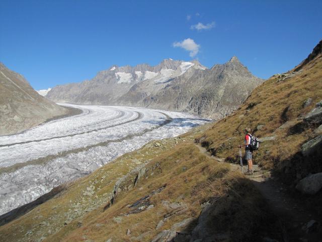 was für eine Aussicht während dem Wandern zur Roti Chumme