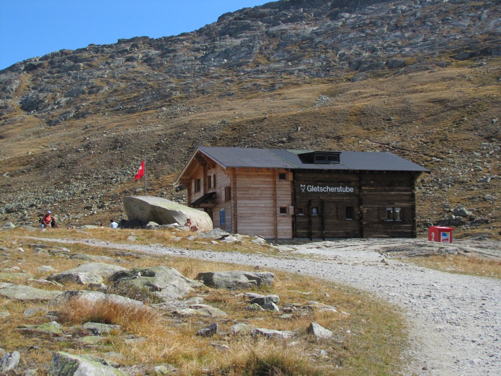 wir haben die Berghütte Gletscherstube beim Märjelensee auf 2357 m.ü.M. erreicht