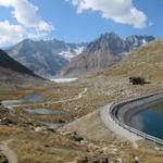 Blick ins Märjelental mit Berghütte und Märjelensee