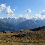 Breitbildfoto mit Blick Richtung Süden ins Binntal mit Ofenhorn, Albrunhorn, Helsenhorn und Monte Leone