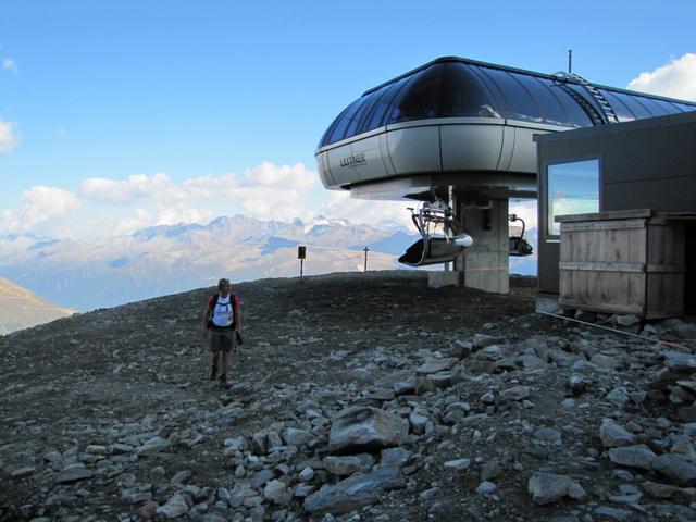 überall trifft man auf Skilifte und planierte Skipisten, die Kehrseite vom Skitourismus