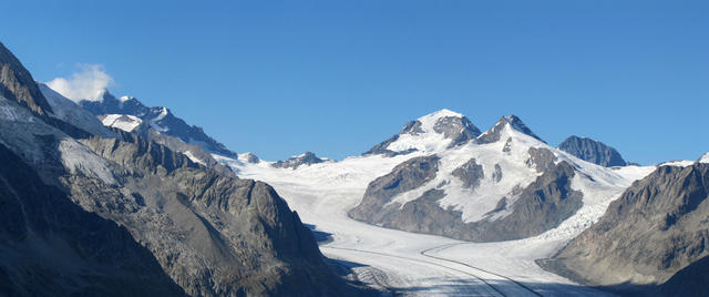 sehr schönes Breitbildfoto mit Jungfrau, Jungfraujoch, Mönch, Trugberg und Eiger