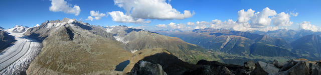 traunhaftes Breitbildfoto mit Aletschgletscher, Jungfrau und Fieschergletscher