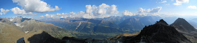 traumhaftes Breitbildfoto mit Fieschergletscher, Oberaarhorn, das Goms, das Binntal und das Bettmerhorn