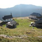 Blick abwärts zur Kapelle und Hotel Belalp