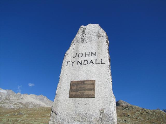 wir haben das Denkmal von John Tyndall erreicht Punkt 2351 m.ü.M.