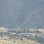 Tiefblick auf die Hängebrücke die über die Massaschlucht, Belalp mit Riederalp verbindet