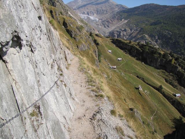 eine kurze Passage ist etwas ausgesetzt und darum mit einem Seil gesichert