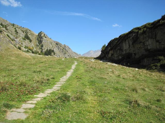 über unheimlich schönes Gebiet bei Aletschji wandern wir weiter Richtung Punkt 1697 m.ü.M.