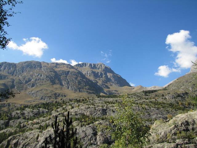 Blick hinauf zum Sparrhorn. Am Morgen waren wir noch dort oben