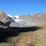 Aussicht vom Cornopass mit Blick Richtung Bättelmatthorn, Rothorn, Blinnenhorn, Griesgletscher und See