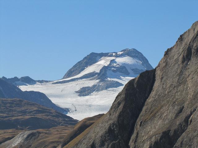 Blick hinauf zum mächtigen Ofenhorn