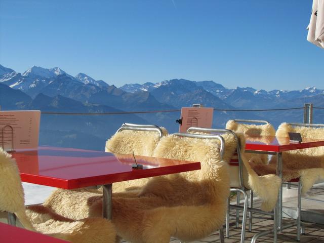 bei so einer Aussicht genossen wir einen feinen Cappuccino