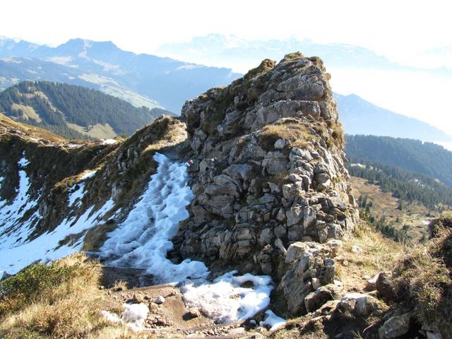 schöne Gratwanderung bei Punkt 2036 m.ü.M.