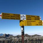 Wegweiser auf dem Gemmenalphorn 2061 m.ü.M. unser nächstes Ziel Oberberg