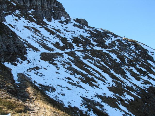 ohne Schnee kein Problem. Mit Eis und Schnee ohne Sicherung, heikel