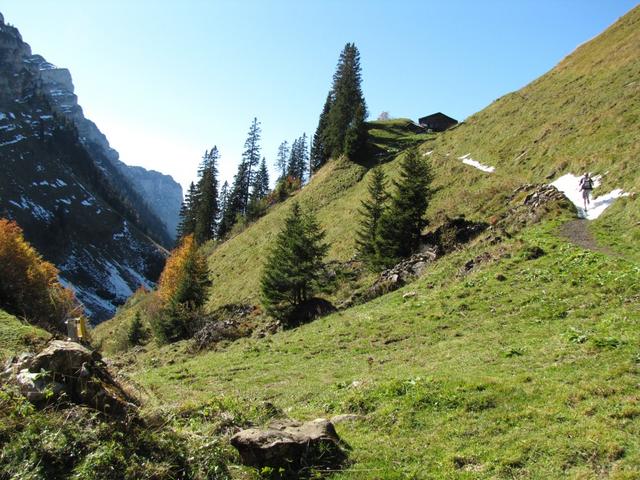 bei Punkt 1620 m.ü.M. hier haben wir den regulären Wanderweg verlassen und sind rechts nach Chumeli abgebogen