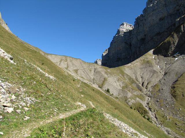 wir sind nun wieder auf den regulären Wanderweg zur Sichle