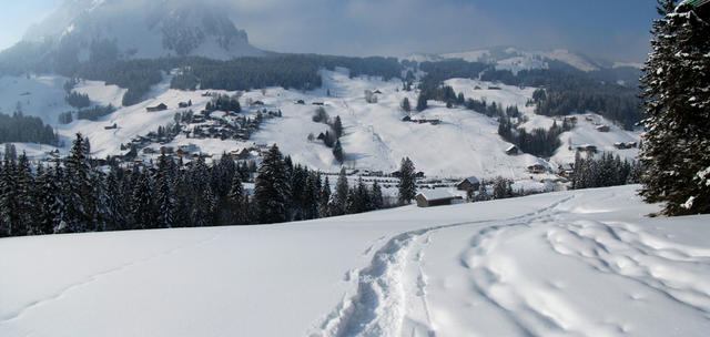 Breitbildfoto mit Blick Richtung Brunni