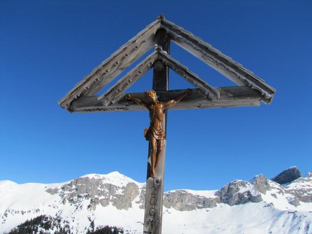 Gipfelkreuz auf der Hüenderegg